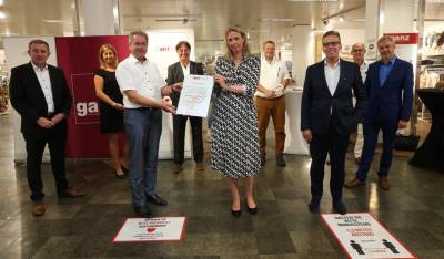 Ehrung und bergabe des Mittelstandspreises 2020.