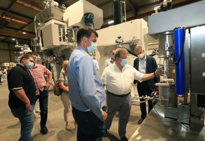 Betriebsbesichtigung (1): Herr Grieser erklrt die Anlage