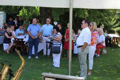 Gespannte Zuhrer - unsere Gste beim Sommerfest 2022