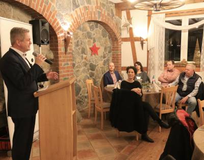 Das Schlusswort hat der Vorsitzende der MIT Sdhessen, Matthias Wilkes (Landrat a.D.)