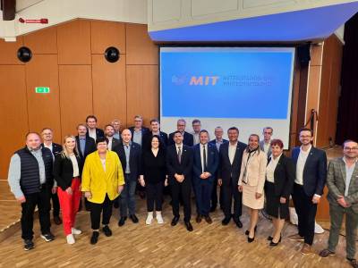 Teile des neuen Landesvorstands und weitere Mitglieder.