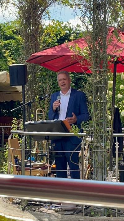 Matthias Wilkes, Vorsitzender der MIT Bergstraße bei der Ansprache.