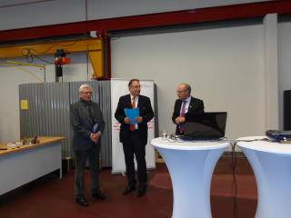 Ehrung von Cornelius Fischer fr langjhrige Untersttzung im Vorstand und 60 jhrige Mitgliedschaft.