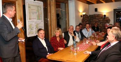 Gespannte Zuhrer ...